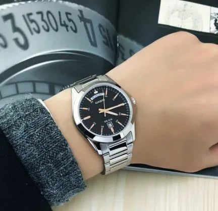 Casio MTP-1370D-1A2 Mineral glass Quartz movement Stainless