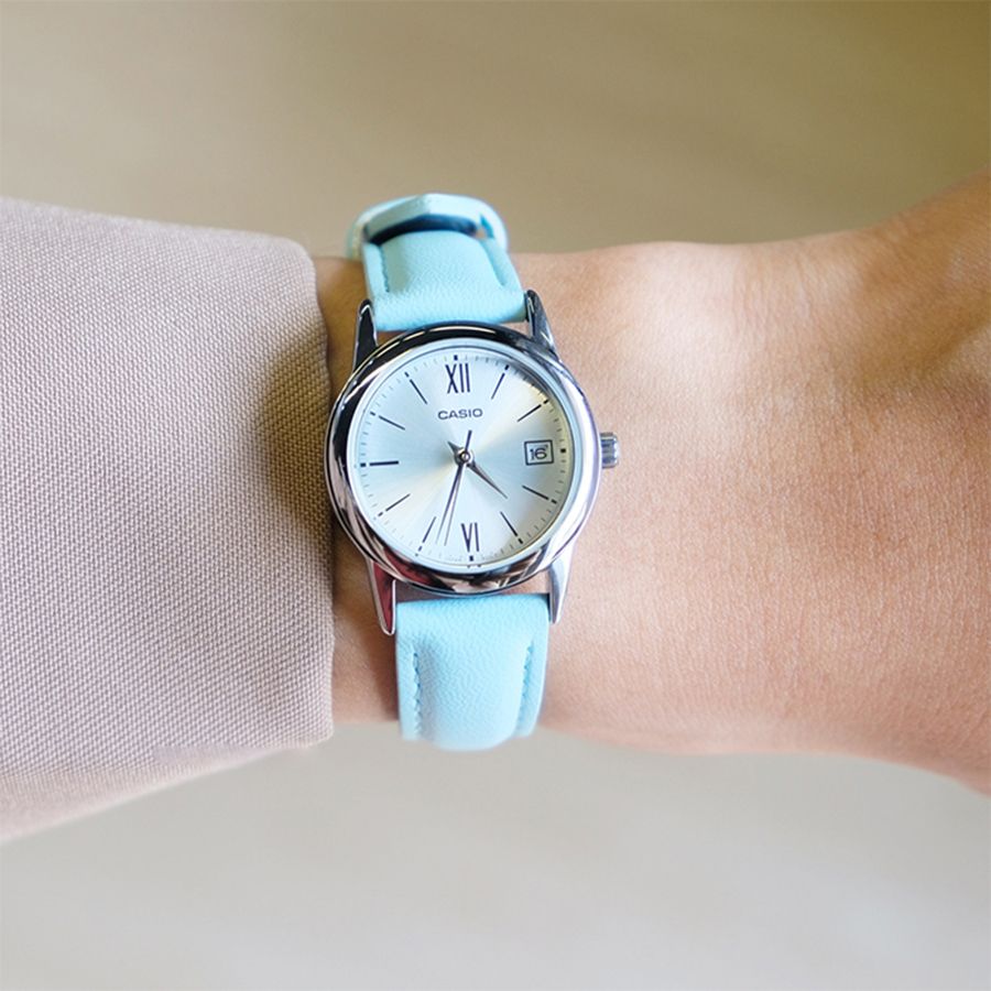 Casio Watch LTP-V002L-2B3. leather strap