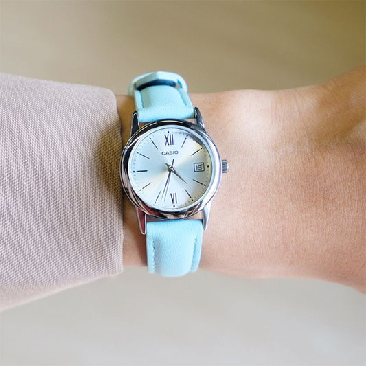 Casio Watch LTP-V002L-2B3. leather strap