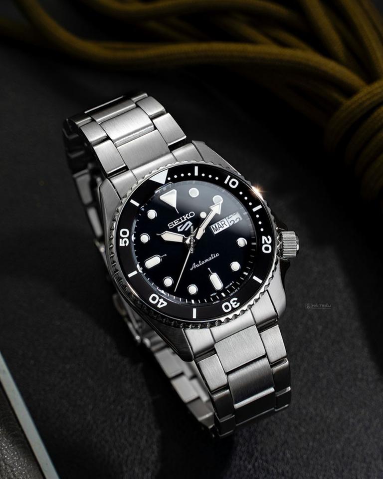 SEIKO SRPK29K1 SILVER STEEL BAND BLACK DIAL FOR MEN