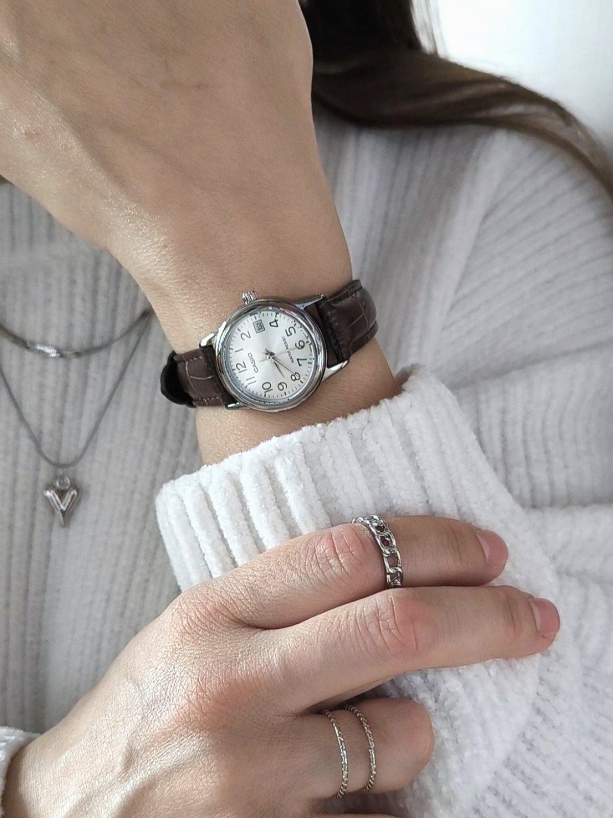 CASIO LTP-V002L-7B2 WOMEN WATCH