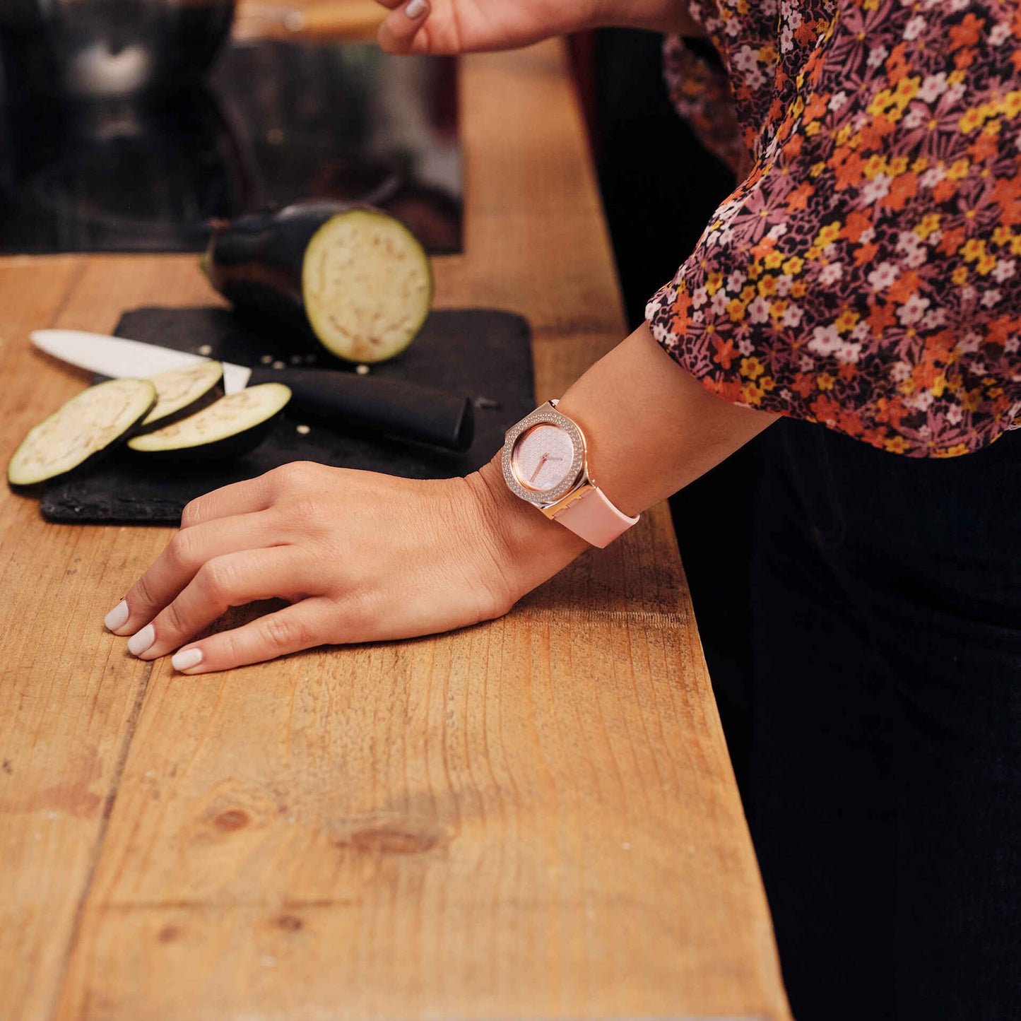 SWATCH YLG140 WOMEN WATCH